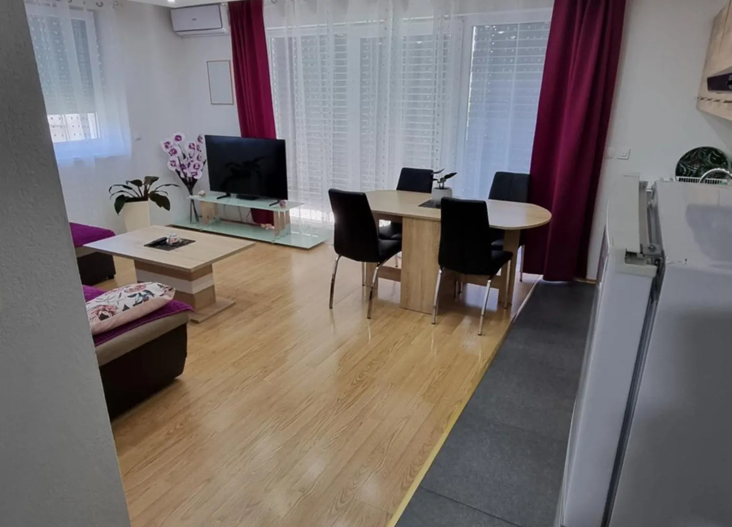 Muric Apartman 6 Ljubljana 0*,  Slovenia